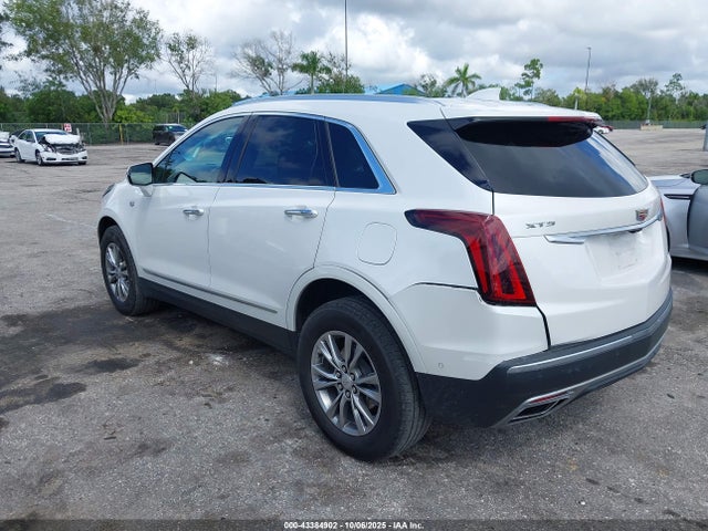 2022 CADILLAC XT5 1GYKNCRS3NZ182709 Photo 2
