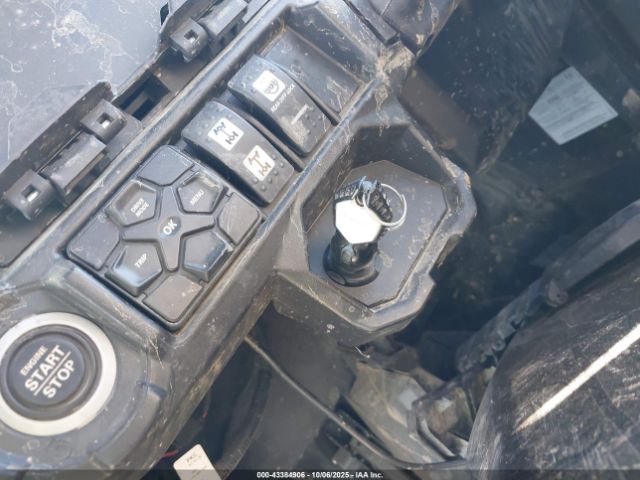 2023 CAN-AM COMMANDER 3JBAKAX44PE003811 Photo 10