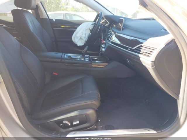 2019 BMW 740I WBA7E2C58KB454729 Photo 4