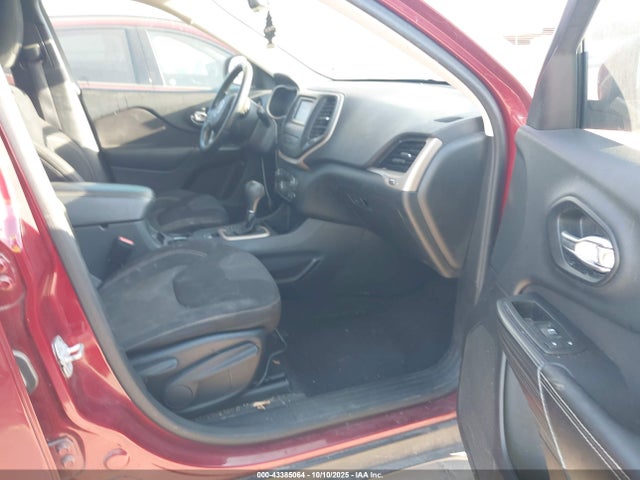 1C4PJLCB0FW616426 Jeep Cherokee Latitude