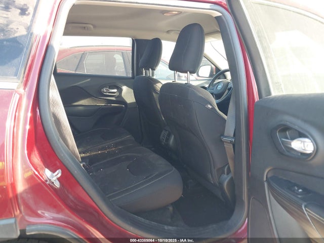 1C4PJLCB0FW616426 Jeep Cherokee Latitude