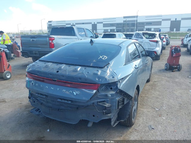 Продаж на аукціоні авто 2022 Hyundai Elantra Sel, vin: KMHLM4AG9NU321003, номер лоту: 43385144