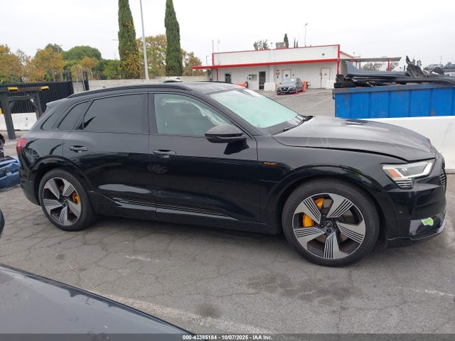 Audi E-tron Premium Plus Quattro 2022 WA1LAAGE7NB013318 Image 13