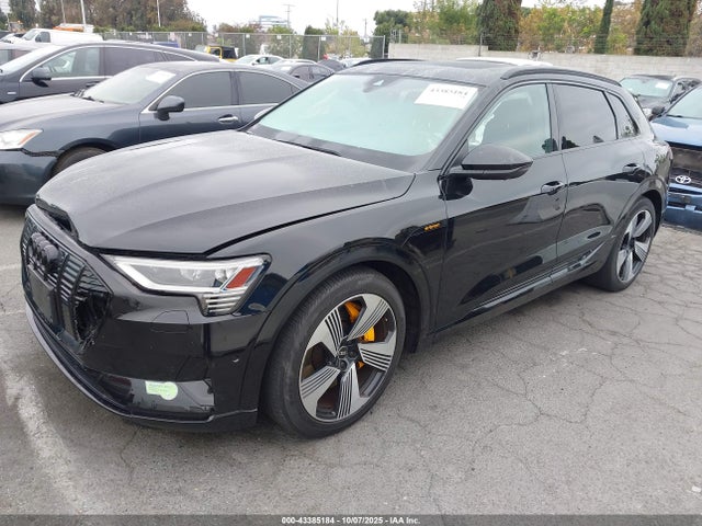 Audi E-tron Premium Plus Quattro 2022 WA1LAAGE7NB013318 Image 2