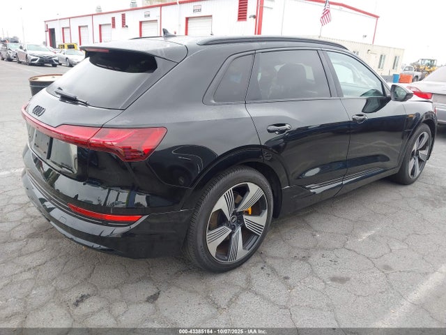Audi E-tron Premium Plus Quattro 2022 WA1LAAGE7NB013318 Image 4