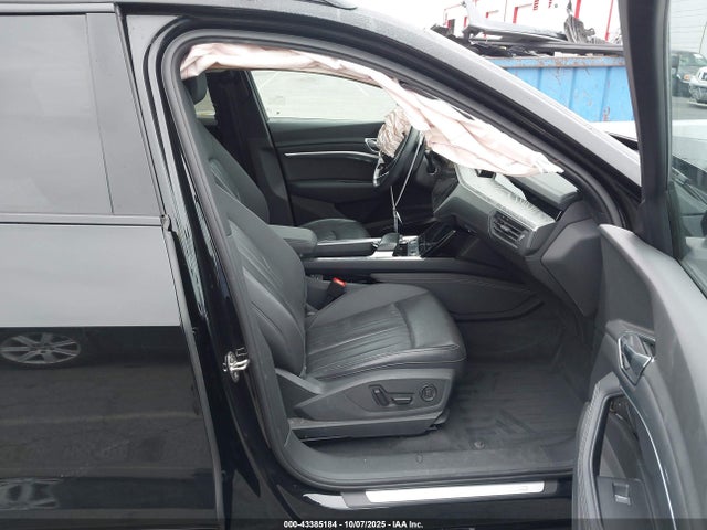 Audi E-tron Premium Plus Quattro 2022 WA1LAAGE7NB013318 Image 5