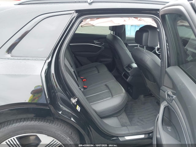 Audi E-tron Premium Plus Quattro 2022 WA1LAAGE7NB013318 Image 8