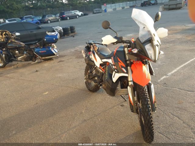 2021 KTM 890 VBKTR6406MM810276