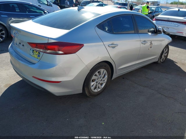 Hyundai ELANTRA SE 2017 5NPD74LF1HH205054 Image 4