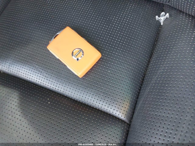 2021 VOLVO XC60 YV4102DL4M1860713 Photo 10