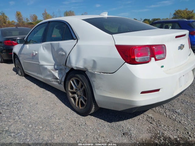 2015 CHEVROLET MALIBU 1G11C5SL1FF270479 Photo 2