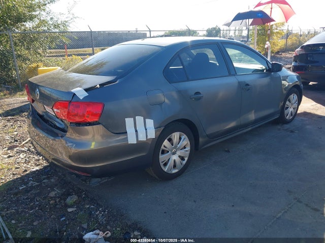 3VW2K7AJ2EM237612 Volkswagen Jetta 2.0l S