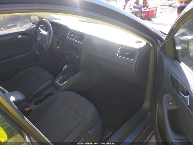 3VW2K7AJ2EM237612 Volkswagen Jetta 2.0l S