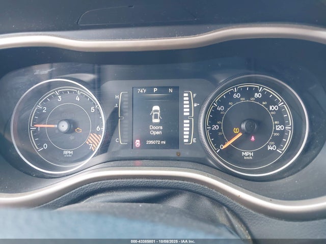 Jeep 2015 2015 1C4PJMCB5FW744327 Image 15