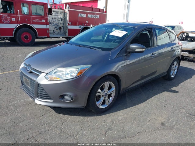 Ford 2014 2014 1FADP3K23EL150323 Image 2