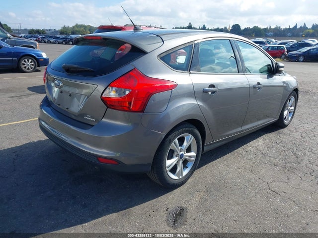 Ford 2014 2014 1FADP3K23EL150323 Image 4