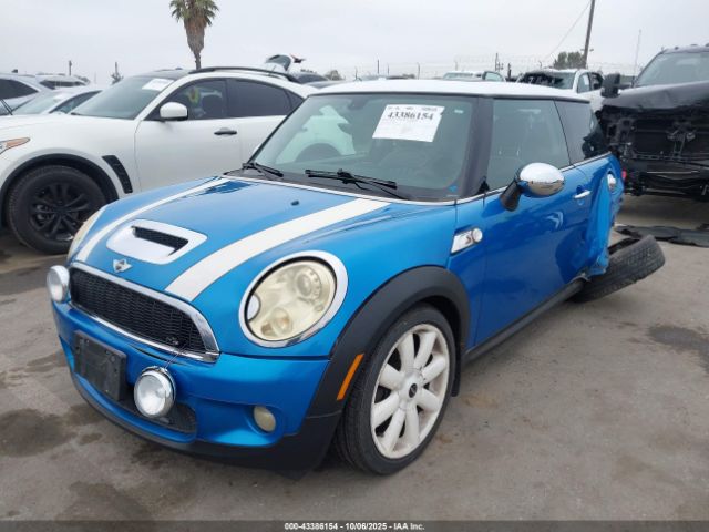 2007 MINI COOPER S WMWMF73557TL88137 Photo 1