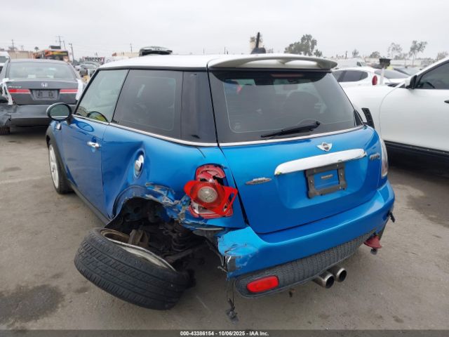 2007 MINI COOPER S WMWMF73557TL88137 Photo 2