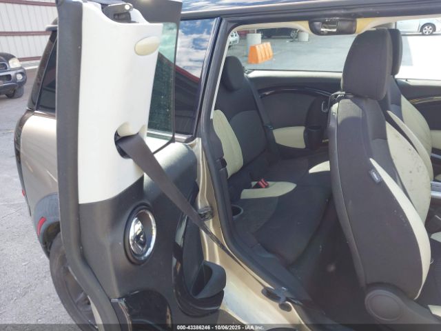 2009 MINI COOPER S CLUBMAN WMWMM33549TP74789 Photo 7