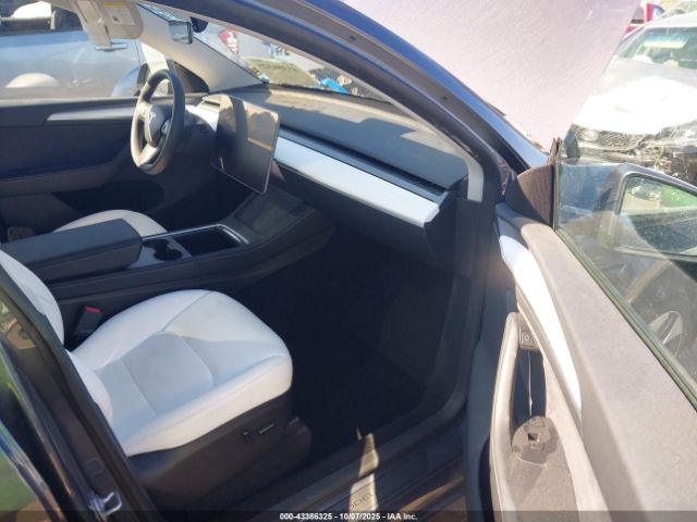 2023 TESLA MODEL Y 7SAYGDEE7PA152458 Photo 4