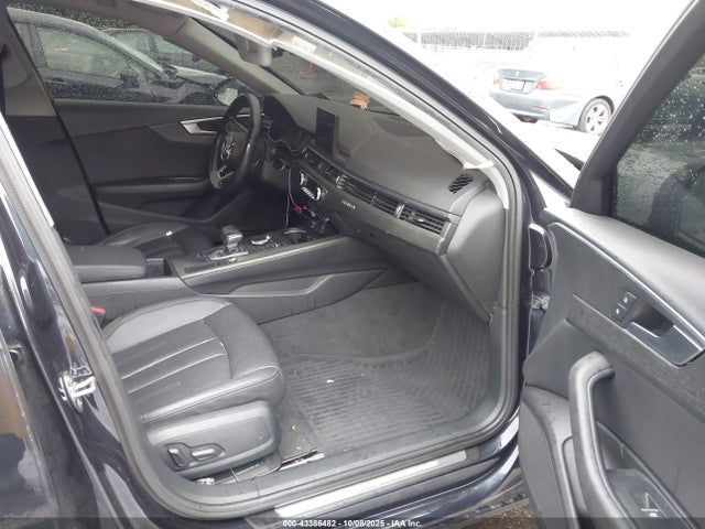 2017 AUDI A4 WAUANAF4XHN055900 Photo 4