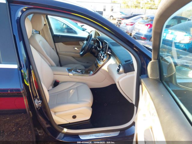 2019 MERCEDES-BENZ GLC 300 WDC0G4KB0KF639507 Photo 4