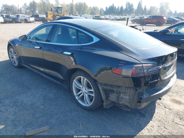 2015 TESLA MODEL S 5YJSA1H21FFP70767 Photo 2