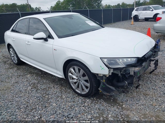 2018 AUDI A4 WAUDNAF43JA126588 Photo 0