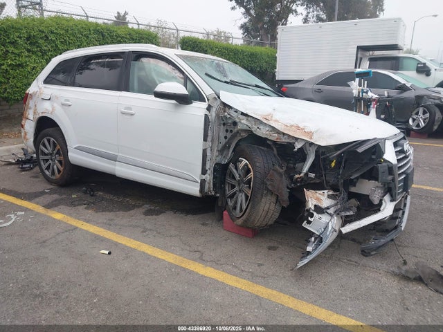 2017 AUDI Q7 WA1LHAF71HD037587 Photo 0