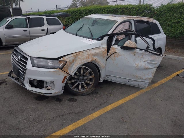 2017 AUDI Q7 WA1LHAF71HD037587 Photo 1