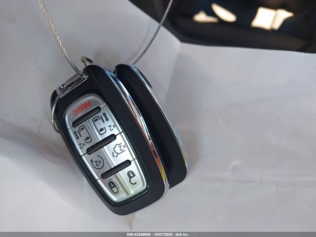 2021 CHRYSLER PACIFICA HYBRID 2C4RC1S79MR507523 Photo 10