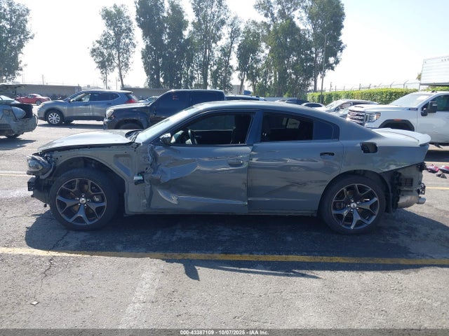 2C3CDXHG0KH670856 Dodge Charger Gt Rwd