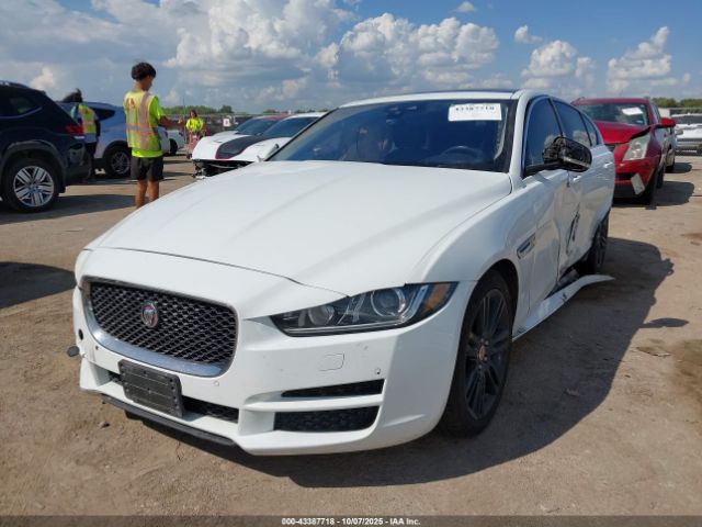 2019 JAGUAR XE SAJAE4FX4KCP49744 Photo 1