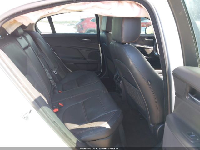 2019 JAGUAR XE SAJAE4FX4KCP49744 Photo 7