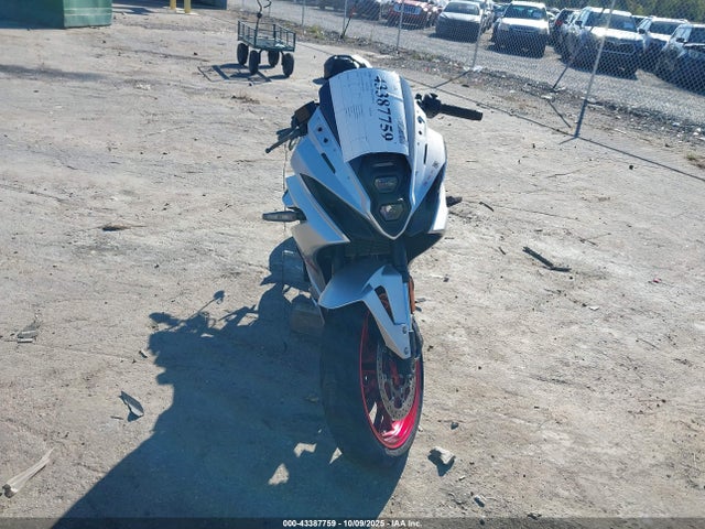 JS1EM13B8R7100682 Suzuki Gsx800 F