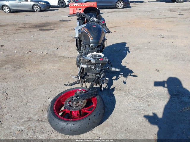 JS1EM13B8R7100682 Suzuki Gsx800 F