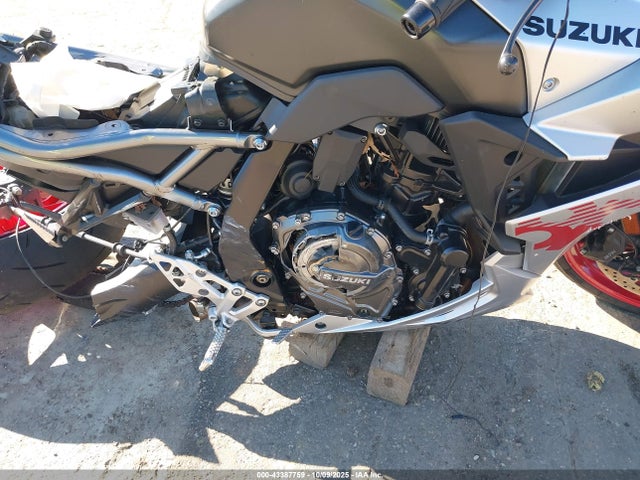 JS1EM13B8R7100682 Suzuki Gsx800 F
