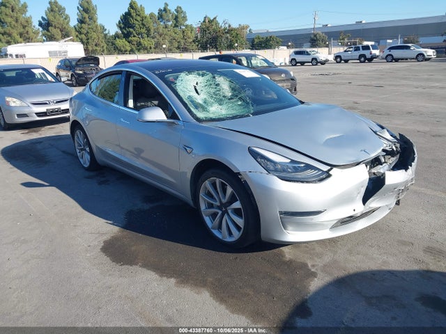 2018 TESLA MODEL 3 5YJ3E1EA8JF060830 Photo 0