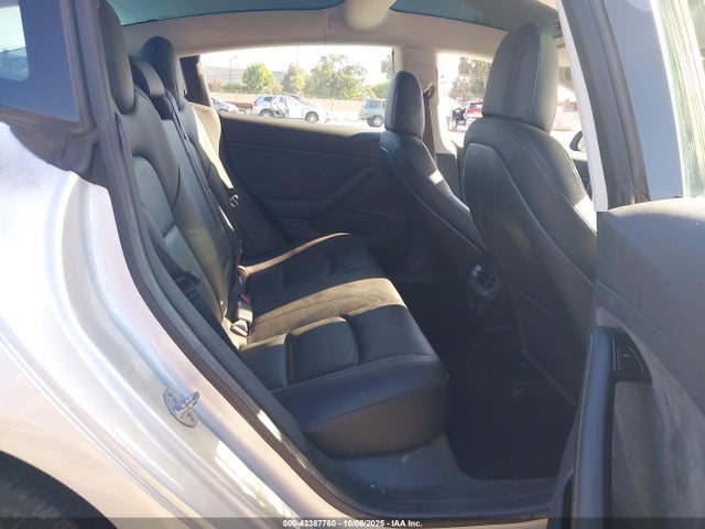 2018 TESLA MODEL 3 5YJ3E1EA8JF060830 Photo 7