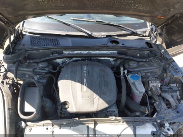 2018 PORSCHE MACAN WP1AA2A51JLB03949 Photo 9