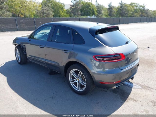 2018 PORSCHE MACAN WP1AA2A51JLB03949 Photo 2