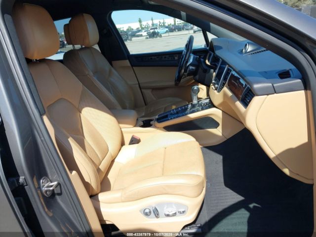 2018 PORSCHE MACAN WP1AA2A51JLB03949 Photo 4