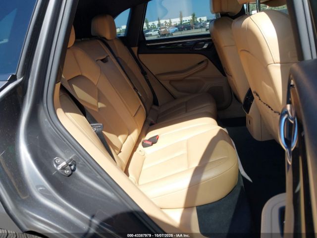 2018 PORSCHE MACAN WP1AA2A51JLB03949 Photo 7