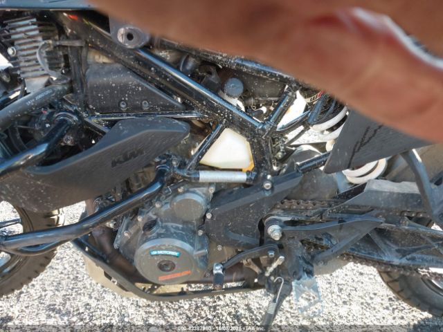 2022 KTM 390 MD2JGJ40XNC246974 Photo 8