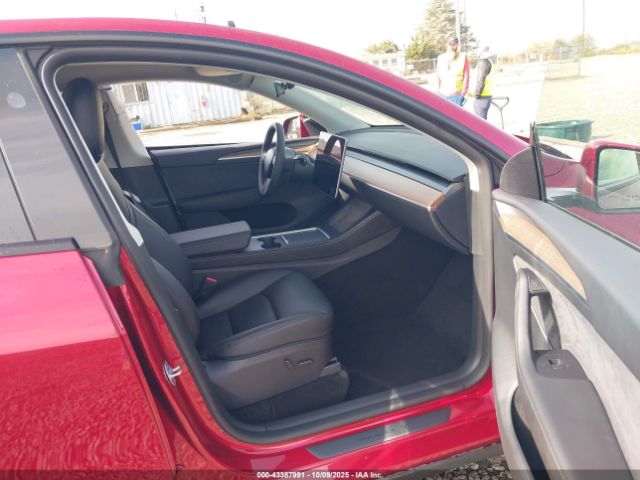 2024 TESLA MODEL Y 7SAYGDEF9RF079267 Photo 4