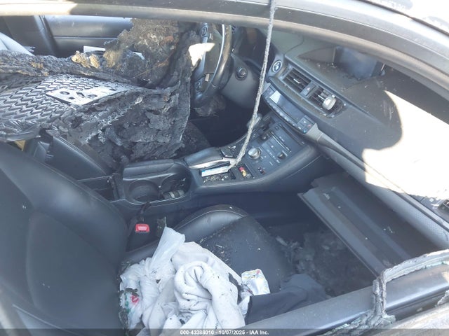 2015 LEXUS CT 200H JTHKD5BH0F2244739 Photo 4