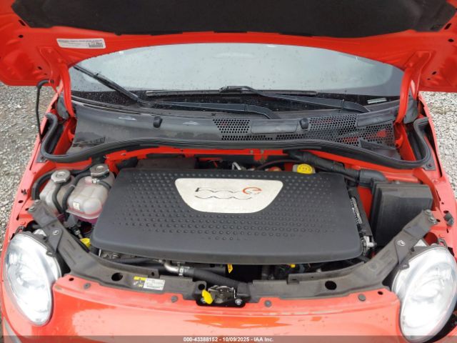 2015 FIAT 500E 3C3CFFGE1FT549836 Photo 9
