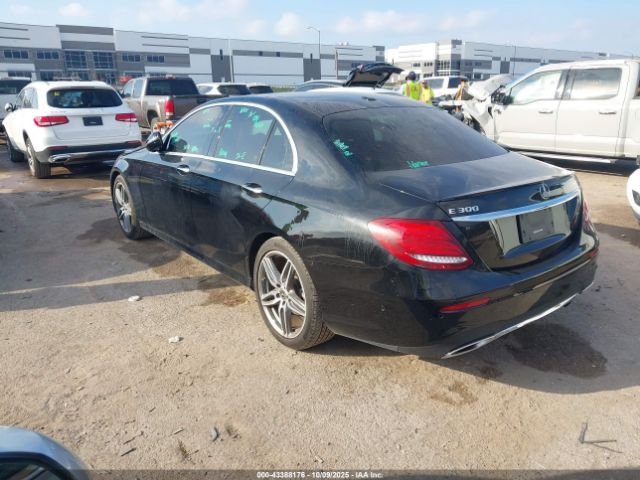 2019 MERCEDES-BENZ E 300 WDDZF4JB2KA592940 Photo 2
