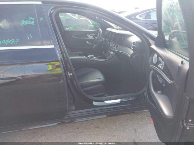 2019 MERCEDES-BENZ E 300 WDDZF4JB2KA592940 Photo 4
