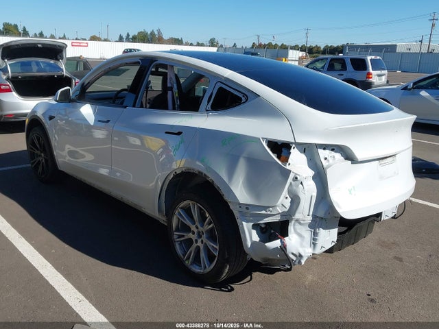 2023 TESLA MODEL Y 7SAYGDEEXPA075942 Photo 2